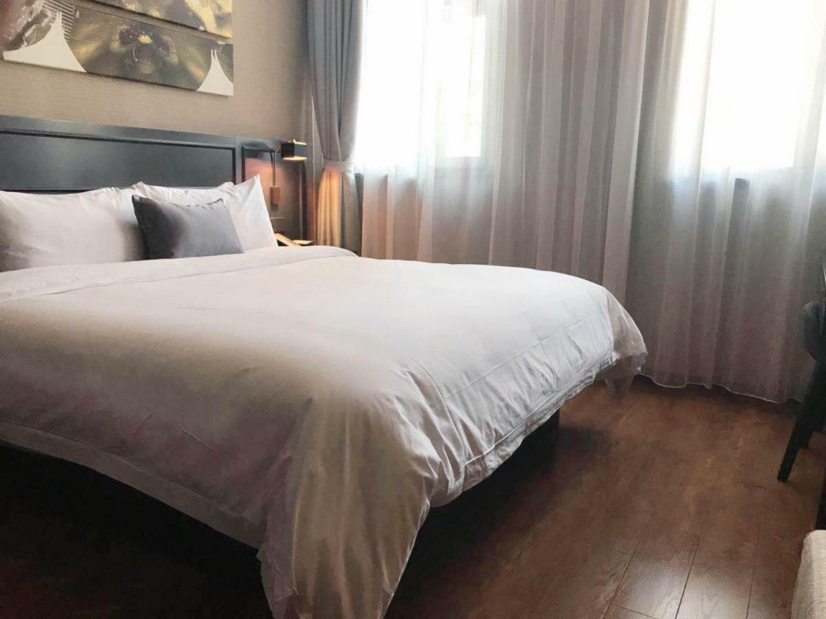 อี้เทล พรีเมียม โฮเต็ล  Hotel เซี่ยงไฮ้ ภายนอก รูปภาพ